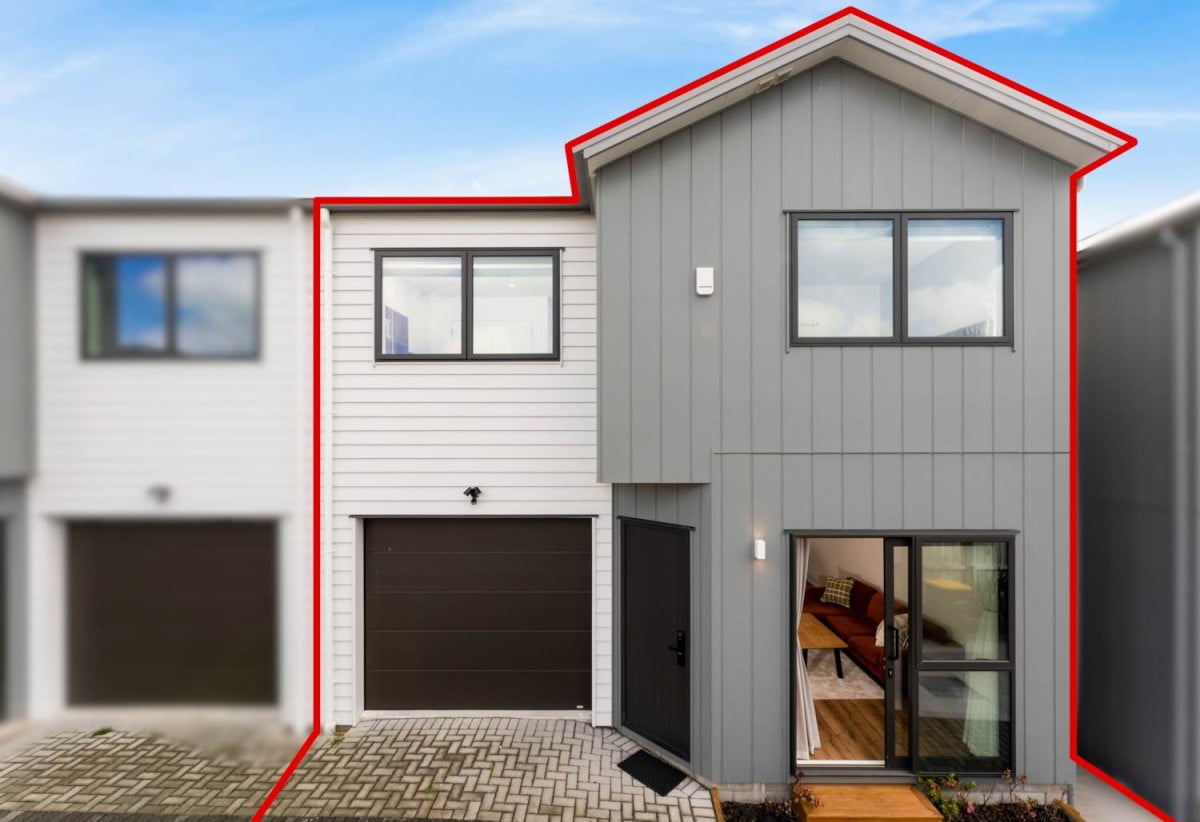 122m2 Freehold 3 beds 2 baths home with garage, Approx. 600m walk to the seaside reserve, Close to Beach Haven amenities and Glenfield Mall, 0.7 km to Birkdale North School, 27c O’Donn Avenue, Beach Haven, Auckland