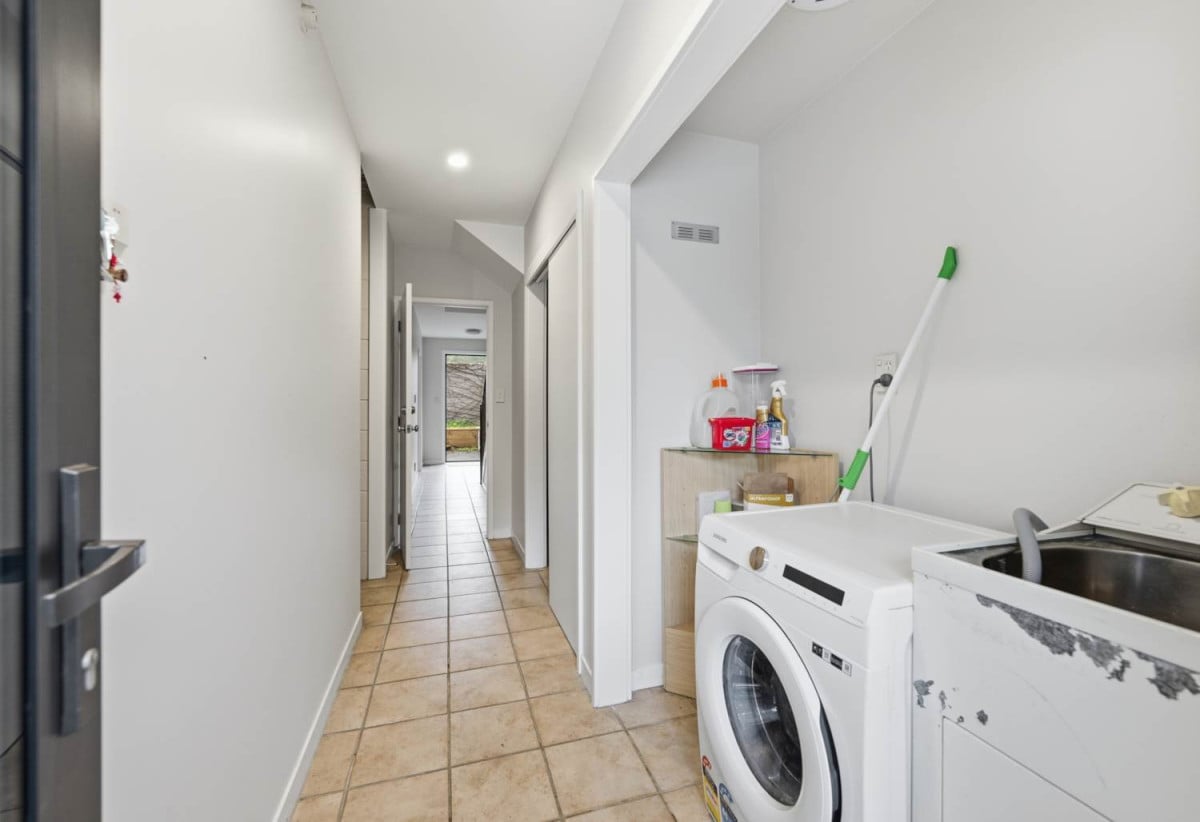 Double Grammar school zone, 3 beds 2 baths home with garage, 1 bed 1 bath and utility room ground floor, 0.8 km to Epsom Girls’ Grammar School, Auckland Grammar, 19/130 Great South Road, Epsom, Auckland
