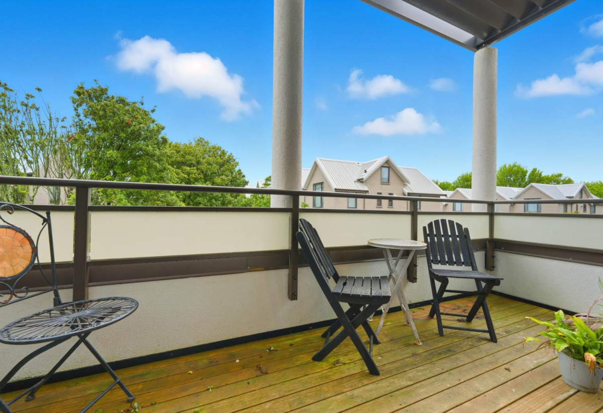 Double Grammar school zone, 3 beds 2 baths home with garage, 1 bed 1 bath and utility room ground floor, 0.8 km to Epsom Girls’ Grammar School, Auckland Grammar, 19/130 Great South Road, Epsom, Auckland