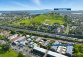 Double Grammar school zone, 3 beds 2 baths home with garage, 1 bed 1 bath and utility room ground floor, 0.8 km to Epsom Girls’ Grammar School, Auckland Grammar, 19/130 Great South Road, Epsom, Auckland