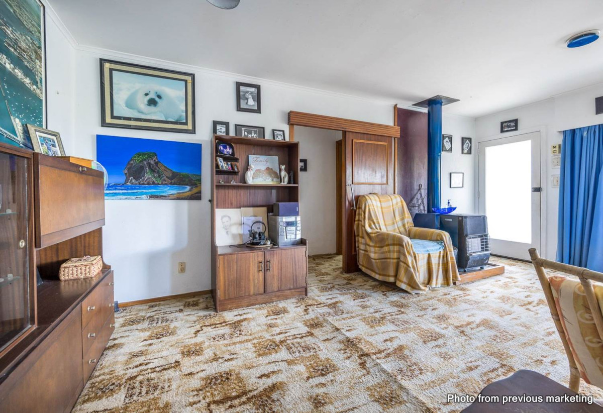 701m2 section, 3 beds 1 bath house with RC, BC, EPA in place for a six-lot development, RC issued in May 2023, EPA issued in July 2023, BC issued in March 2024, the house currently rented for $450 per week until July 2026, close to schools, Universal Drive, WestCity Shopping Centre, easy motorway access, 0.9 km to Waitakere College, 50 Harrington Road, Henderson, Auckland