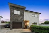 Must sell, Vendor Aussie Bound, Ignore CV, Standalone 5 beds (3 ensuites) 4.5 baths home with garage, 1 ensuite ground floor, close to schools, shops, Auckland Botanic Gardens, motorway access, 0.8 km to Alfriston School, 9/7 Wastney Road, Alfriston