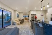 Must sell, Vendor Aussie Bound, Ignore CV, Standalone 5 beds (3 ensuites) 4.5 baths home with garage, 1 ensuite ground floor, close to schools, shops, Auckland Botanic Gardens, motorway access, 0.8 km to Alfriston School, 9/7 Wastney Road, Alfriston
