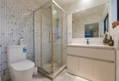 Must sell, Vendor Aussie Bound, Ignore CV, Standalone 5 beds (3 ensuites) 4.5 baths home with garage, 1 ensuite ground floor, close to schools, shops, Auckland Botanic Gardens, motorway access, 0.8 km to Alfriston School, 9/7 Wastney Road, Alfriston