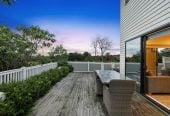 Must sell, Vendor Aussie Bound, Ignore CV, Standalone 5 beds (3 ensuites) 4.5 baths home with garage, 1 ensuite ground floor, close to schools, shops, Auckland Botanic Gardens, motorway access, 0.8 km to Alfriston School, 9/7 Wastney Road, Alfriston