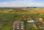 Must sell, Vendor Aussie Bound, Ignore CV, Standalone 5 beds (3 ensuites) 4.5 baths home with garage, 1 ensuite ground floor, close to schools, shops, Auckland Botanic Gardens, motorway access, 0.8 km to Alfriston School, 9/7 Wastney Road, Alfriston