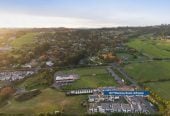 Must sell, Vendor Aussie Bound, Ignore CV, Standalone 5 beds (3 ensuites) 4.5 baths home with garage, 1 ensuite ground floor, close to schools, shops, Auckland Botanic Gardens, motorway access, 0.8 km to Alfriston School, 9/7 Wastney Road, Alfriston