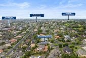 Botany Downs Secondary College zone, 2 Kitchens, Home and in come on 1200m2 section, 275m2 6 beds ( 1 ensuite) 3 baths house with double garage and 2-beds granny, close to schools, Botany Town Centre, Meadowlands Shopping Centre, 0.4 km to Point View School, 35 Anaheim Boulevard, Shamrock Park, Auckland