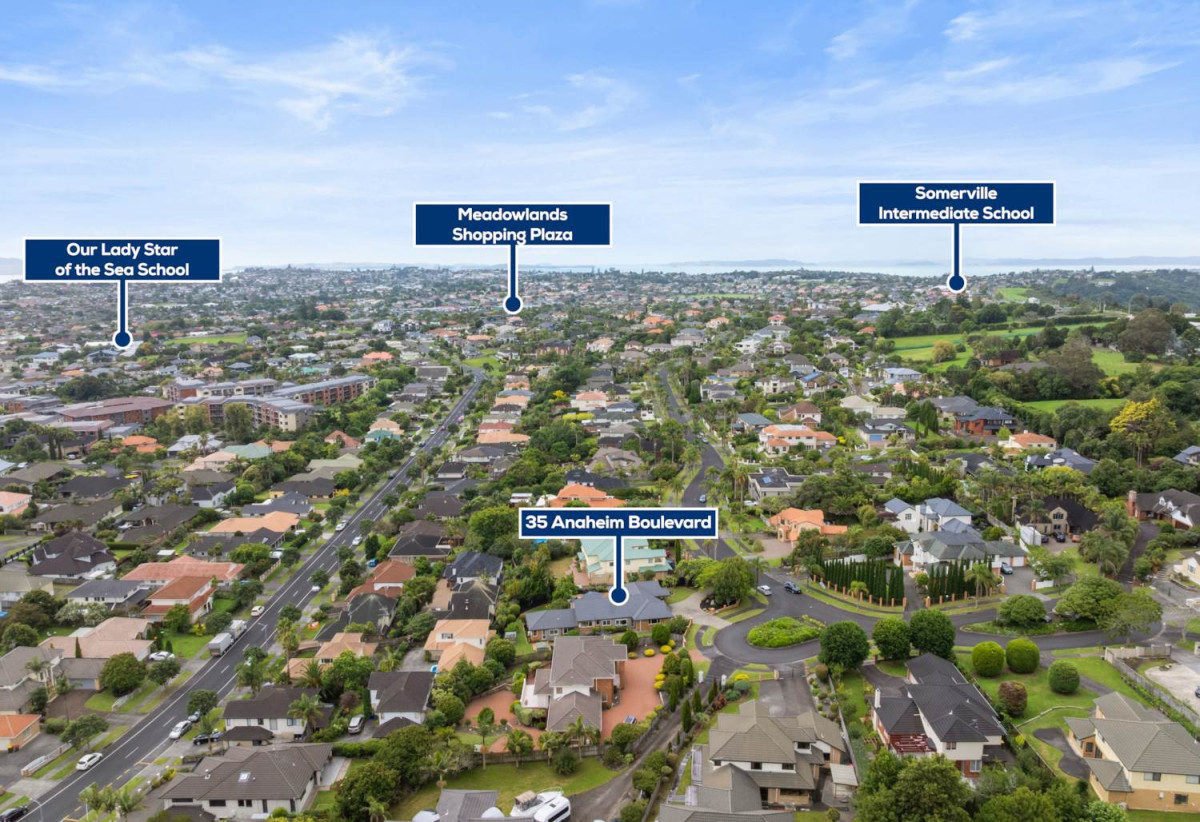 Botany Downs Secondary College zone, 2 Kitchens, Home and in come on 1200m2 section, 275m2 6 beds ( 1 ensuite) 3 baths house with double garage and 2-beds granny, close to schools, Botany Town Centre, Meadowlands Shopping Centre, 0.4 km to Point View School, 35 Anaheim Boulevard, Shamrock Park, Auckland