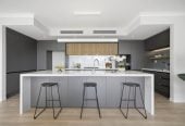 6 beds (2 ensuites) 4.5 baths house with double garage and 2 beds granny, close to schools, coastal walkways, reserves, beach, shops, easy motorway access, 0.3 km to Hobsonville Point Primary School, 0.8 km to Hobsonville Point Secondary School, 8 La Bella Road, Hobsonville, Auckland