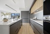 6 beds (2 ensuites) 4.5 baths house with double garage and 2 beds granny, close to schools, coastal walkways, reserves, beach, shops, easy motorway access, 0.3 km to Hobsonville Point Primary School, 0.8 km to Hobsonville Point Secondary School, 8 La Bella Road, Hobsonville, Auckland
