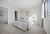 6 beds (2 ensuites) 4.5 baths house with double garage and 2 beds granny, close to schools, coastal walkways, reserves, beach, shops, easy motorway access, 0.3 km to Hobsonville Point Primary School, 0.8 km to Hobsonville Point Secondary School, 8 La Bella Road, Hobsonville, Auckland