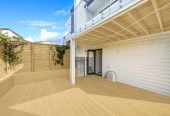 6 beds (2 ensuites) 4.5 baths house with double garage and 2 beds granny, close to schools, coastal walkways, reserves, beach, shops, easy motorway access, 0.3 km to Hobsonville Point Primary School, 0.8 km to Hobsonville Point Secondary School, 8 La Bella Road, Hobsonville, Auckland