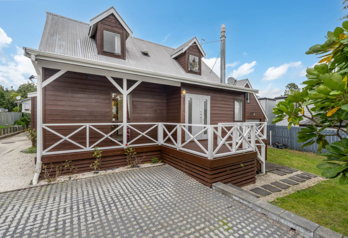 Freehold, Standalone & Affordable 3 beds 1 bath house with 2 car parks, close to Westgate & NorthWest Shopping Centres, Costco, motorway access, and local schools including West Harbour School, 56 Fitzherbert Avenue, West Harbour, Auckland
