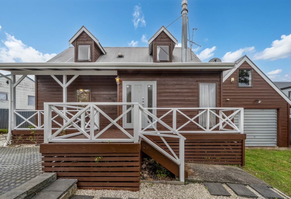 Freehold, Standalone & Affordable 3 beds 1 bath house with 2 car parks, close to Westgate & NorthWest Shopping Centres, Costco, motorway access, and local schools including West Harbour School, 56 Fitzherbert Avenue, West Harbour, Auckland