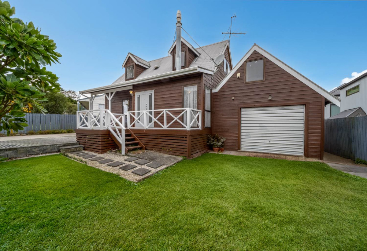 Freehold, Standalone & Affordable 3 beds 1 bath house with 2 car parks, close to Westgate & NorthWest Shopping Centres, Costco, motorway access, and local schools including West Harbour School, 56 Fitzherbert Avenue, West Harbour, Auckland