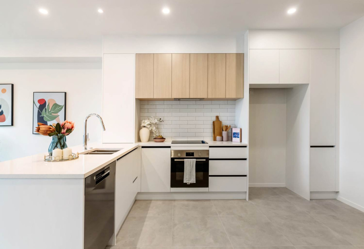 Standalone 4 beds (2 ensuites) 3 baths home with garage, 1 ensuite ground floor, close to schools town centre, motorway access, 0.6 km to Rosehill Intermediate, 0.7 km to Rosehill College, 19/31 Goodwin Drive, Papakura, Auckland