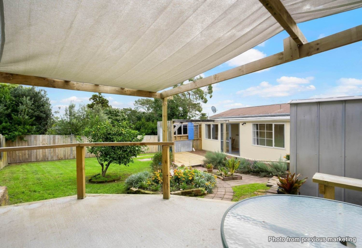 The vendor is under pressure and needs it go, 2 standalone Dwellings on 837m2 section, Front dwelling offers multiple bedrooms, bathroom facilities, and double garage, Rear home has been modified from its original layout and offers additional living space, close to beaches, shops, and local amenities, 1.1 km to Stanmore Bay School, 4 Brian Crescent, Stanmore Bay, Auckland