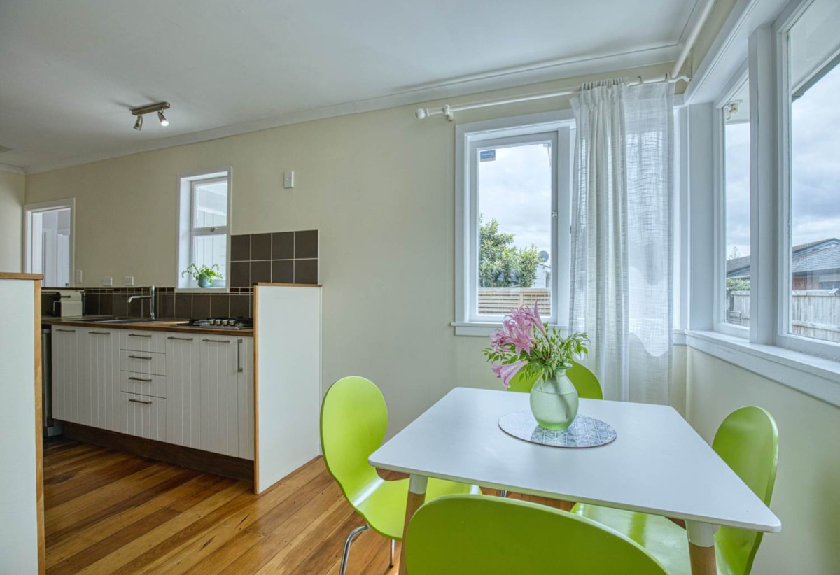 Renovated 3 beds 1 bath house with carport, just a short stroll from the train station, local cafés, and Southmall, close to school motorway access, 0.5 km to Manurewa High School, 1/19 Martin Road, Manurewa, Auckland