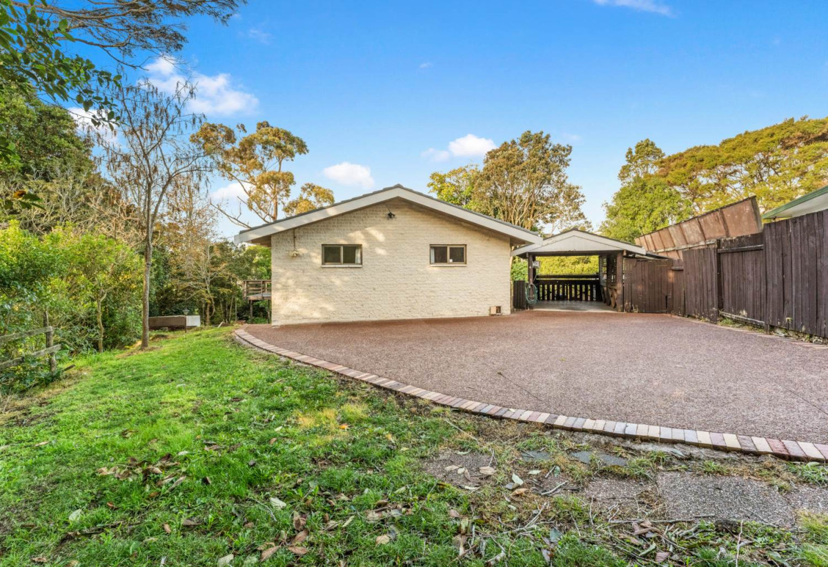1017m2 section with RC for 2 standalone new houses, 4 beds 2 baths house with carport, 1bed 1 bath 1 lounge downstairs, close to reserves, beach, schools, shops, supermarket, 0.6 km to Halsey Drive School, 0.8 km to Lynfield College, 8 Iberia Place, Lynfield, Auckland