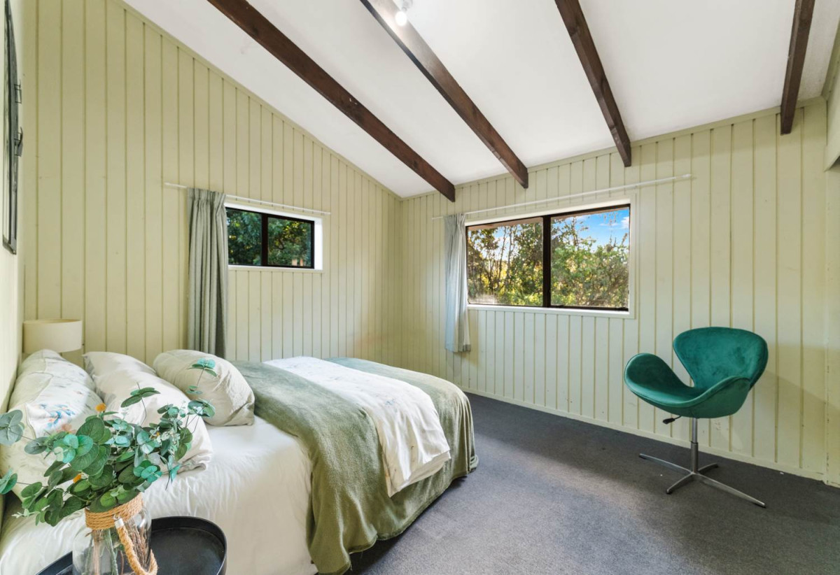 1017m2 section with RC for 2 standalone new houses, 4 beds 2 baths house with carport, 1bed 1 bath 1 lounge downstairs, close to reserves, beach, schools, shops, supermarket, 0.6 km to Halsey Drive School, 0.8 km to Lynfield College, 8 Iberia Place, Lynfield, Auckland