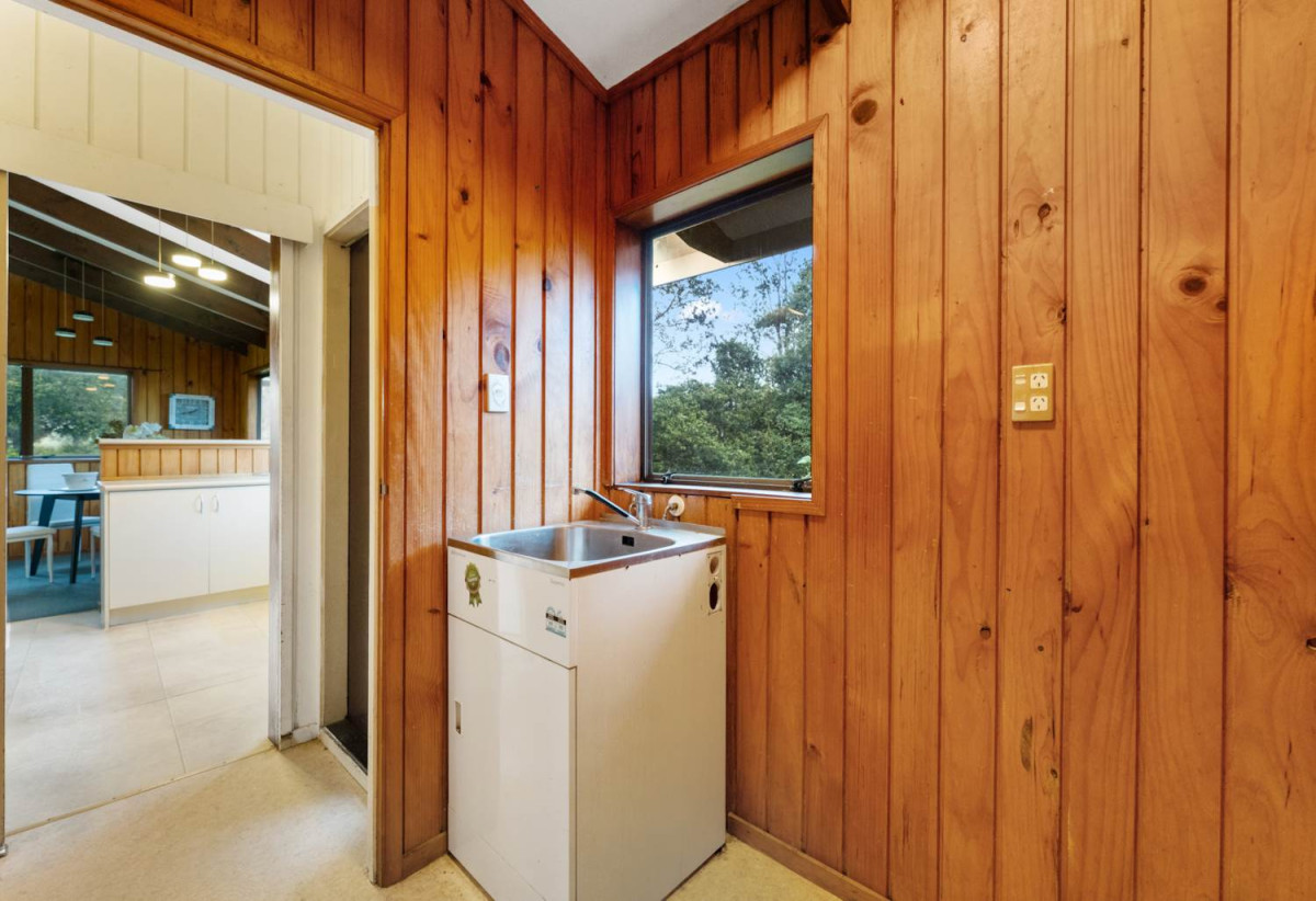 1017m2 section with RC for 2 standalone new houses, 4 beds 2 baths house with carport, 1bed 1 bath 1 lounge downstairs, close to reserves, beach, schools, shops, supermarket, 0.6 km to Halsey Drive School, 0.8 km to Lynfield College, 8 Iberia Place, Lynfield, Auckland