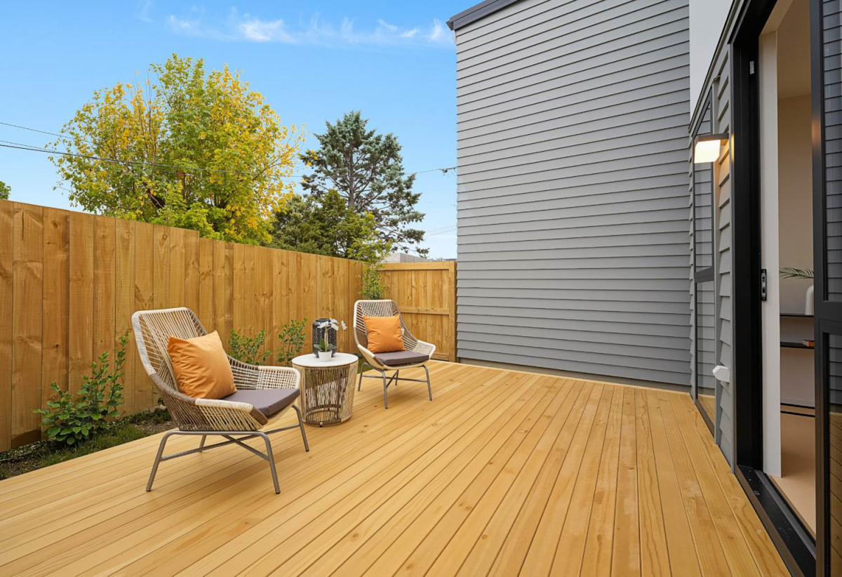 Brandnew standalone 4 beds 3.5 baths home with garage, Walk to top local schools including Waitakere College, Liston College, St Dominic’s College and ACG Sunderland. Just minutes to train station, motorway access, supermarkets, and WestCity Waitakere, Lot 2/8 Mawney Road, Henderson, Auckland