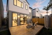 Brandnew standalone 4 beds 3.5 baths home with garage, Walk to top local schools including Waitakere College, Liston College, St Dominic’s College and ACG Sunderland. Just minutes to train station, motorway access, supermarkets, and WestCity Waitakere, Lot 2/8 Mawney Road, Henderson, Auckland