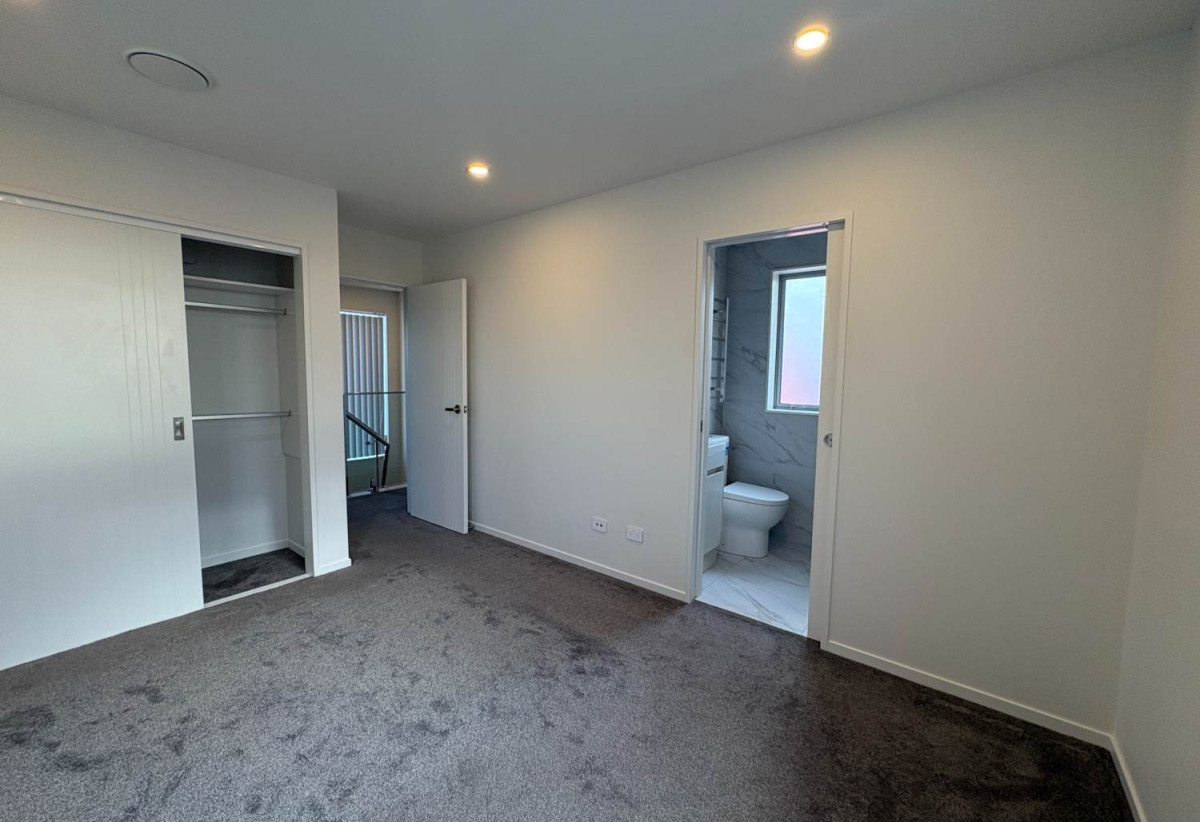 For rent, Brandnew 4 beds 2 baths house with garage, available 20th April, 54A Milton Road, Papatoetoe, Auckland