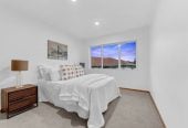 Urgent sale, Must sell, 752m2 section, Brick and tile 5 beds 2 baths house with double garage, close to schools, shopping centres, golf club, 0.9 km to Botany Downs School, 45 Oakridge Way, Northpark, Auckland