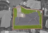 Urgent sale, Must sell, 752m2 section, Brick and tile 5 beds 2 baths house with double garage, close to schools, shopping centres, golf club, 0.9 km to Botany Downs School, 45 Oakridge Way, Northpark, Auckland