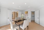 290m2 6 beds (1 ensuite) 3 baths house with double garage on 760m2 section, just moments from local parks, shopping, excellent sports facilities, Manukau City Centre, and major motorways, 0.9 km to Everglade School, Capistrano Mews, Goodwood Heights, Auckland