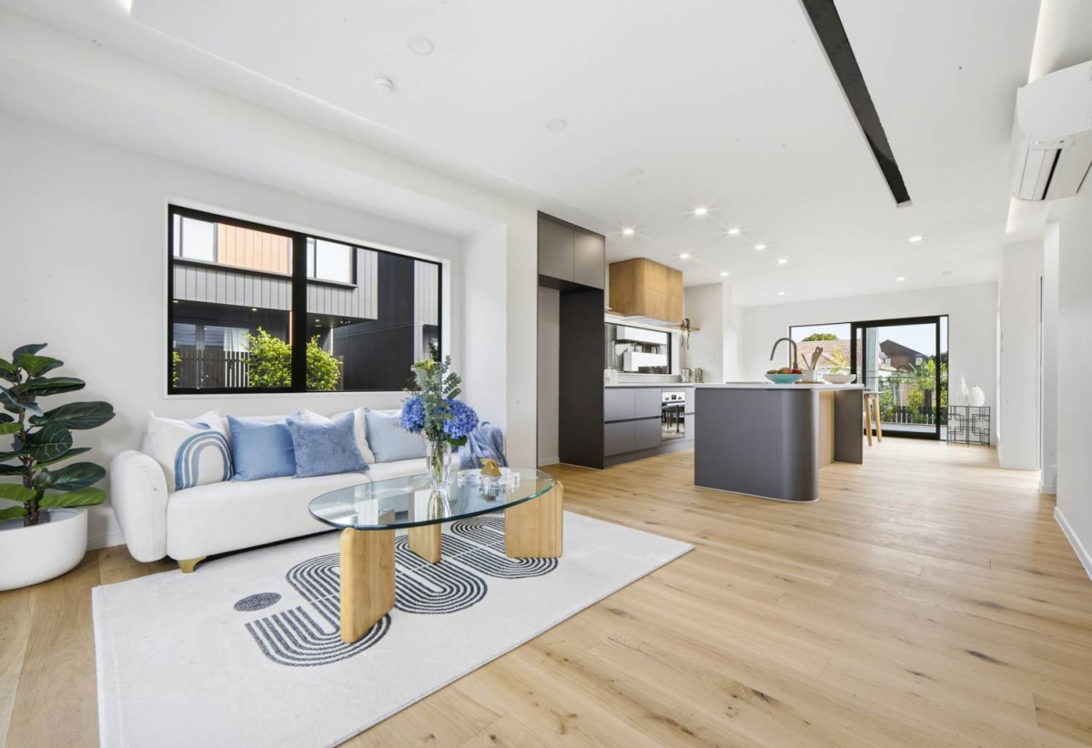 Standalone affordable 3 beds 2.5 baths home with car park, just a short stroll to Mount Albert / Owairaka Domain,, close to schools, shops, motorway access, 0.3 km to Owairaka District School, 46A Range View Road, Mt Albert, Auckland