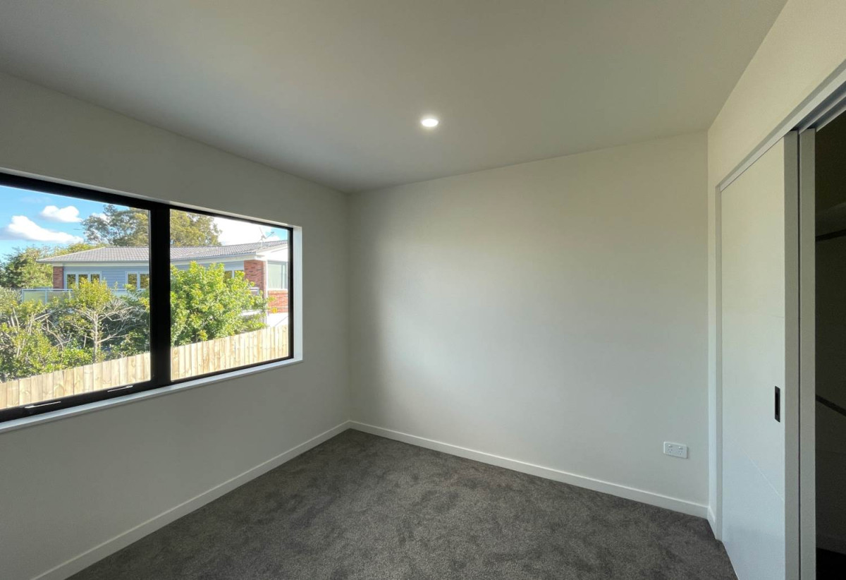 Brandnew 4 beds (1 ensuite) 3 baths home with garage, 1 bed 1 bath ground floor, move-in ready, minutes to schools, shopping centres, parks, 0.6 km to Sunny Hills School, 1.9 km to Pakuranga College, Lot 1-5/4 Glenmore Road, Sunnyhills, Auckland