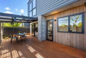 Standalone 4 beds (1 ensuite) 2.5 baths home with garage, zoned for Westlake Girls’ High School, just moments from Devonport and Takapuna., with Northboro Reserve at your doorstep. Easy motorway access, 0.4 km to Hauraki School, 0.9 km to Takapuna Grammar School and Belmont Intermediate, 84 Francis Street, Hauraki, Auckland