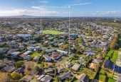 3 beds 2 baths house with double garage, close to shops, supermarket, schools, golf club, motorway access, 1.2 km to Remuera Intermediate, 1/37 Richard Farrell Avenue, Remuera, Auckland