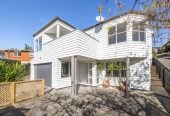 3 beds 2 baths house with double garage, close to shops, supermarket, schools, golf club, motorway access, 1.2 km to Remuera Intermediate, 1/37 Richard Farrell Avenue, Remuera, Auckland