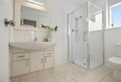 3 beds 2 baths house with double garage, close to shops, supermarket, schools, golf club, motorway access, 1.2 km to Remuera Intermediate, 1/37 Richard Farrell Avenue, Remuera, Auckland