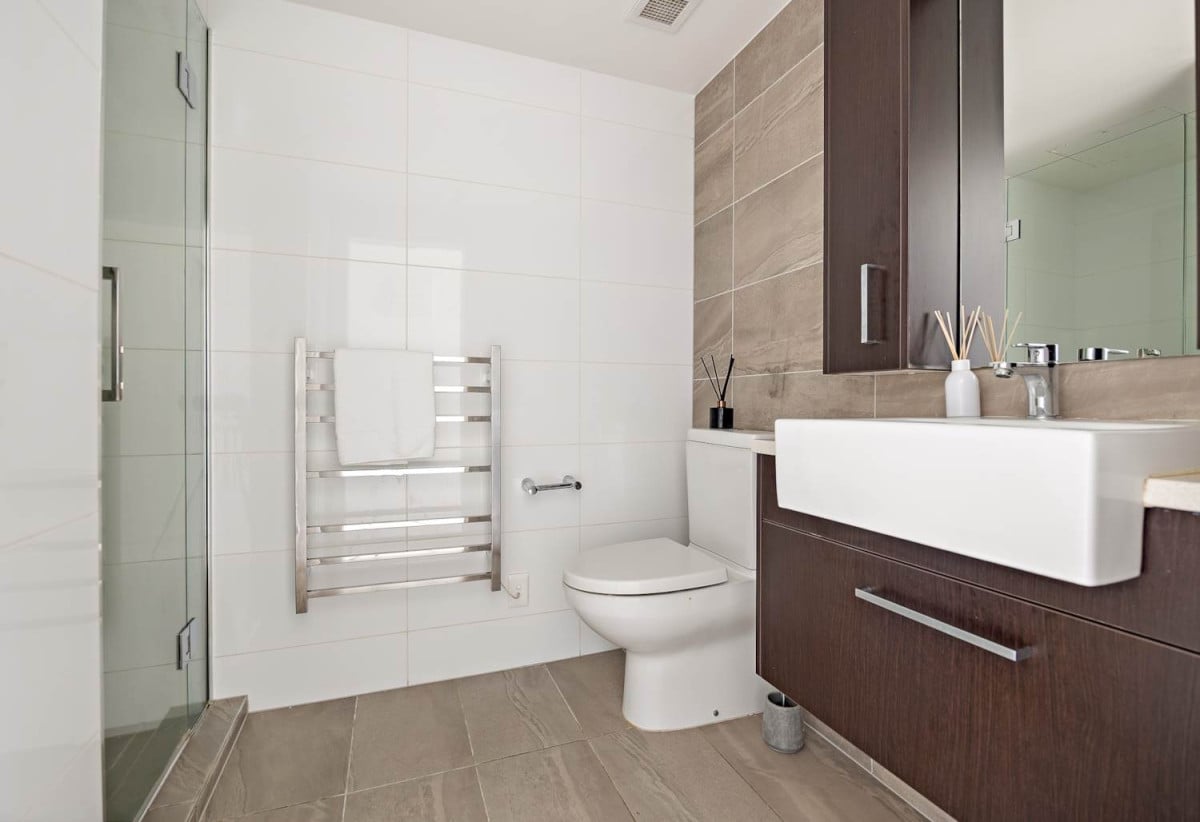 Auckland Girls’ Grammar School zone, Parkview 2 beds 1 bath 1 car park apartment, complex resort-style facilities including a gym, spa, and sauna.walking distance to Mt Eden Train Station and easy access to CBD, 1 km to Auckland Girls’ Grammar School, 405/15 Rendall Place, Eden Terrace, Auckland