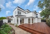 Macleans College zone, 5 beds (2 ensuites) 4 baths house with double garage, 1 bed 1 bath ground floor, close to schools, beaches, shops, golf club, 0.6 km to Pigeon Mountain School and Bucklands Beach Intermediate, 0.7 km to Macleans College, 194B Bucklands Beach Road, Bucklands Beach, Auckland