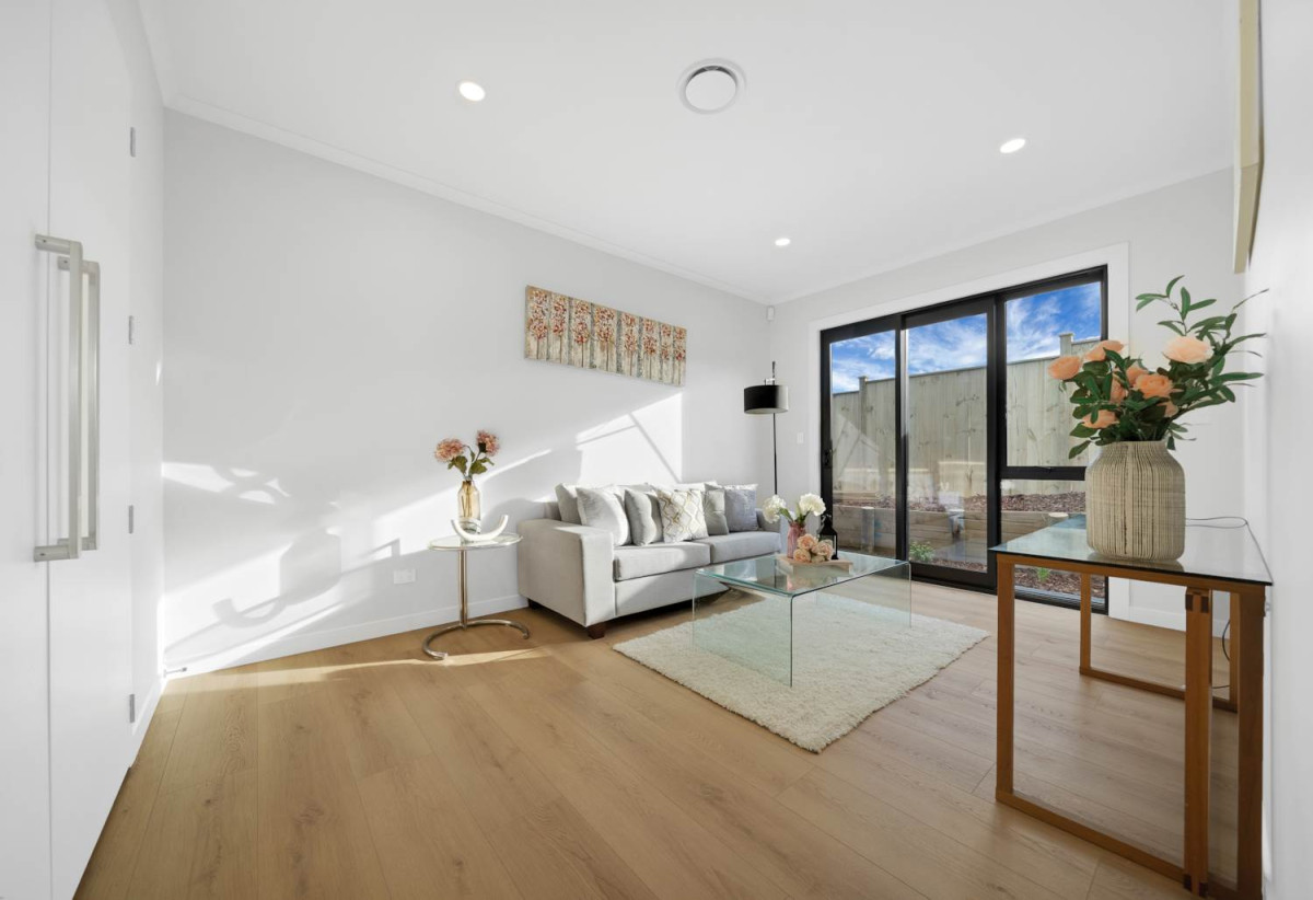 4 beds (2 ensuites) 3.5 baths house with double garage on 893m2 section, Close to the shopping centre and just moments from the beach, 0.8 km to Beachlands School, 2E Karaka Road, Beachlands, Auckland