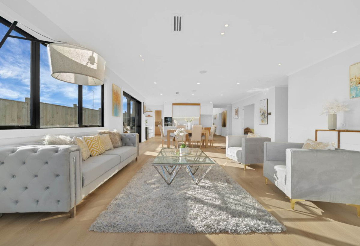 4 beds (2 ensuites) 3.5 baths house with double garage on 893m2 section, Close to the shopping centre and just moments from the beach, 0.8 km to Beachlands School, 2E Karaka Road, Beachlands, Auckland