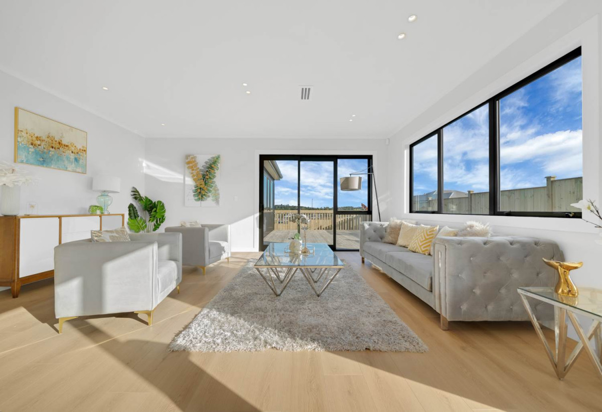 4 beds (2 ensuites) 3.5 baths house with double garage on 893m2 section, Close to the shopping centre and just moments from the beach, 0.8 km to Beachlands School, 2E Karaka Road, Beachlands, Auckland