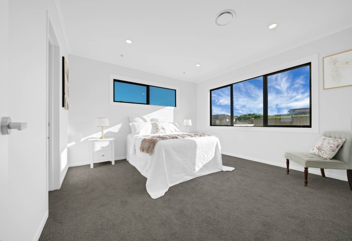 4 beds (2 ensuites) 3.5 baths house with double garage on 893m2 section, Close to the shopping centre and just moments from the beach, 0.8 km to Beachlands School, 2E Karaka Road, Beachlands, Auckland