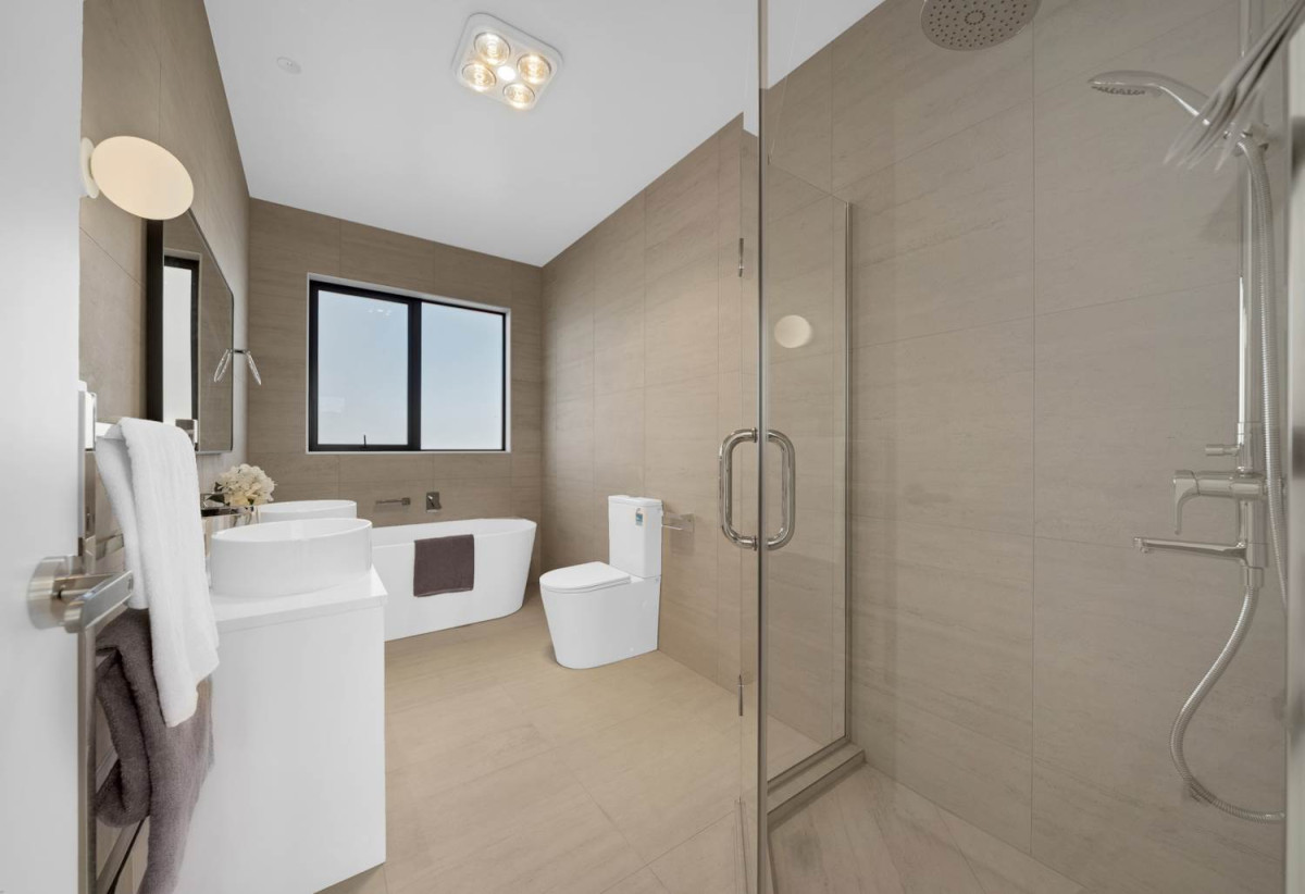 4 beds (2 ensuites) 3.5 baths house with double garage on 893m2 section, Close to the shopping centre and just moments from the beach, 0.8 km to Beachlands School, 2E Karaka Road, Beachlands, Auckland