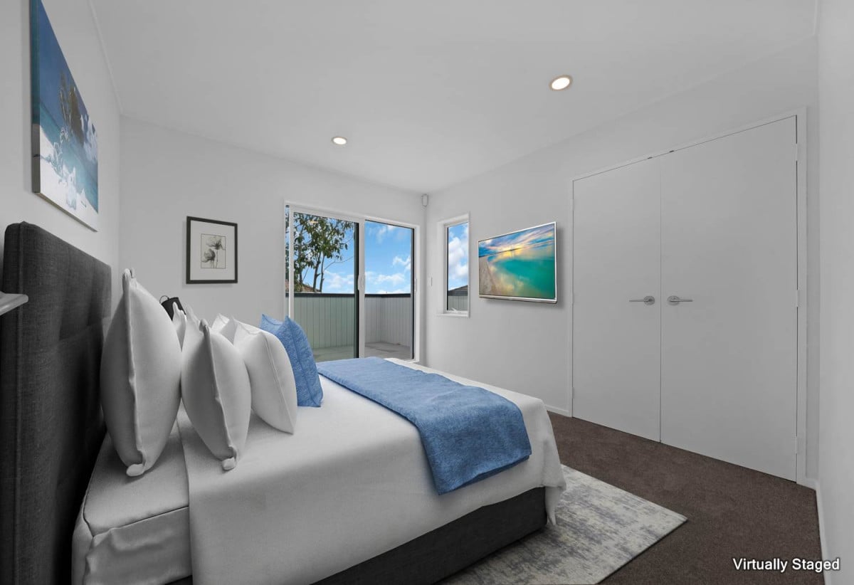 Macleans College zone, 5 beds (2 ensuites) 4 baths house with double garage, 1 bed 1 bath ground floor, close to schools, beaches, shops, golf club, 0.6 km to Pigeon Mountain School and Bucklands Beach Intermediate, 0.7 km to Macleans College, 194B Bucklands Beach Road, Bucklands Beach, Auckland