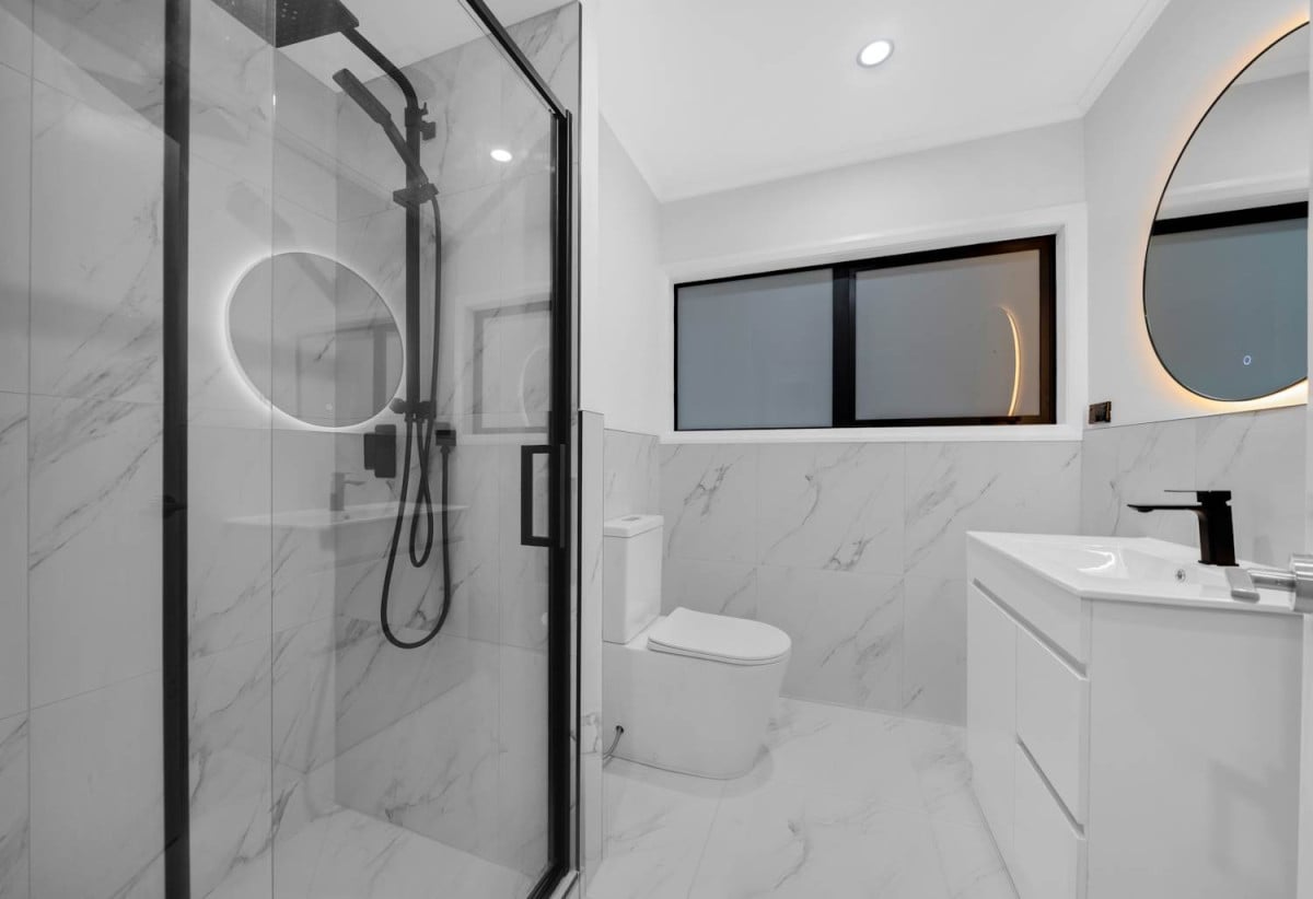 Renovated 4 beds 2 baths house with car parks on 446m2 section, within walking distance to parks, schools, and local cafés, easy access to Mangere Township and motorway connections, 0.8 km to Southern Cross Campus, 24A McKinstry Avenue, Mangere East, Auckland