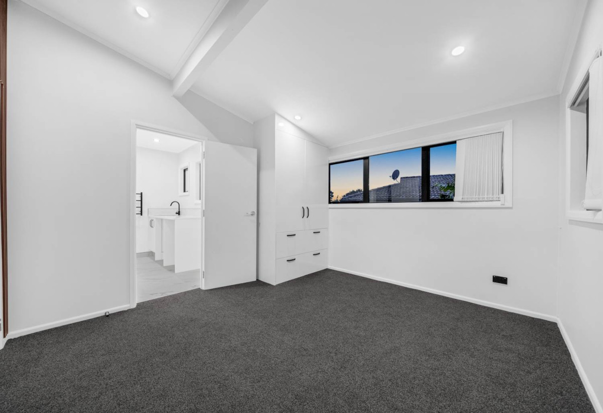 Renovated 4 beds 2 baths house with car parks on 446m2 section, within walking distance to parks, schools, and local cafés, easy access to Mangere Township and motorway connections, 0.8 km to Southern Cross Campus, 24A McKinstry Avenue, Mangere East, Auckland