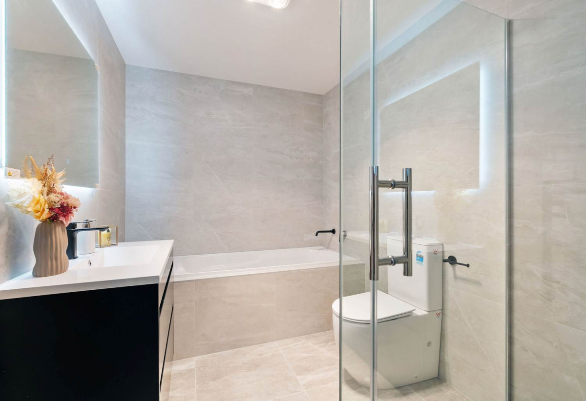Urgent sale, 164m2 Brandnew 3 beds 2.5 baths home with garage, Move-in ready, moments from shops in Kumeu Village, New World supermarket, 0.6 km to Huapai District School, Lot 1/34 Babina, Huapai, Auckland