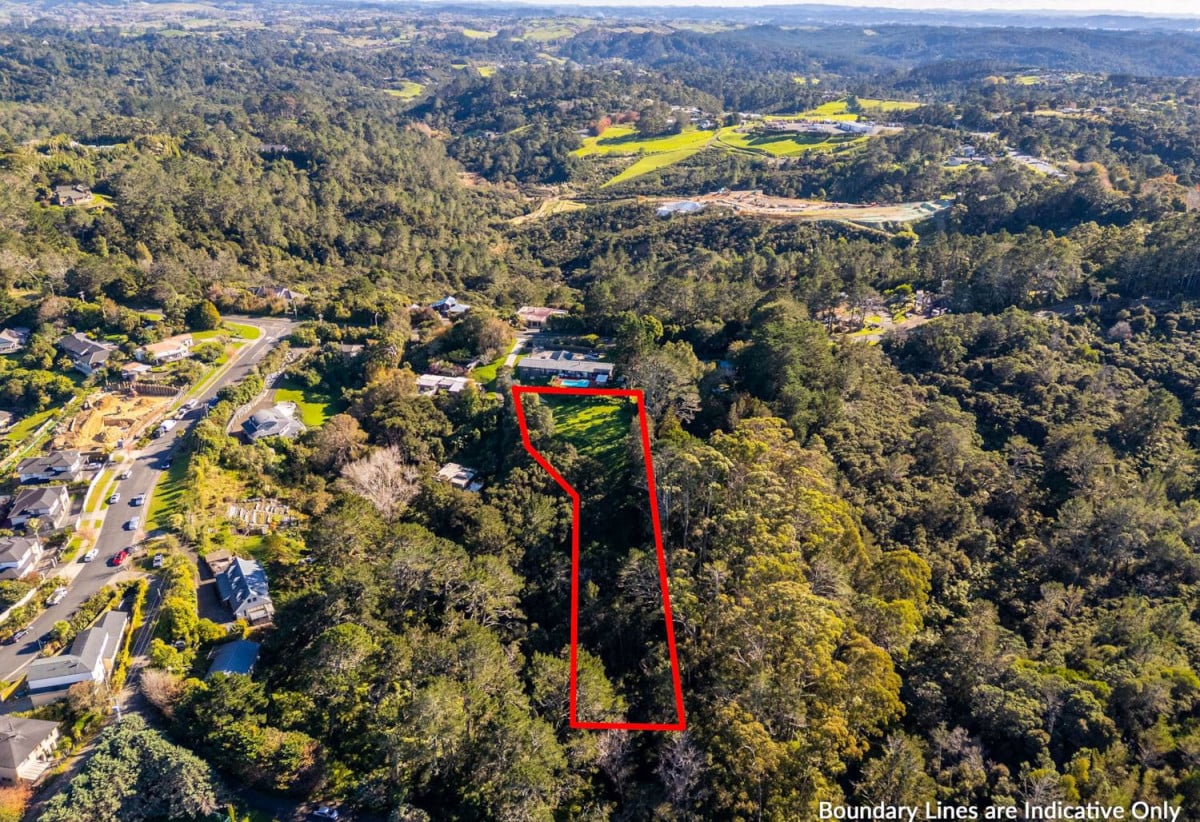 3245m2 Lifestyle section, close to Albany Mega Centre, Park’n Ride, Massey University, and prestigious private schools Kristin School and Pinehurst School. 1.2 km to Oteha Valley School, 39A Lonely Track Road, Fairview Heights, Auckland